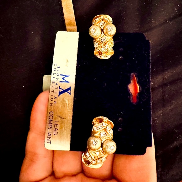 Necklace and earring set. Looks rich and Italian. - Picture 3 of 6